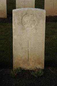 Delville Wood Cemetery Longueval - Hinds, A