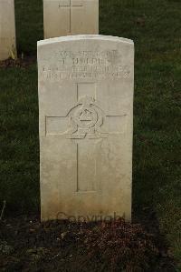 Delville Wood Cemetery Longueval - Holden, T