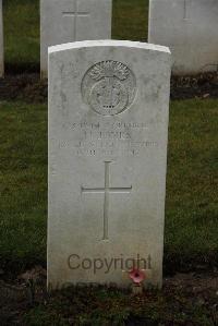 Delville Wood Cemetery Longueval - Jones, H