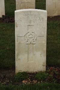 Delville Wood Cemetery Longueval - Kenderdine, T H G