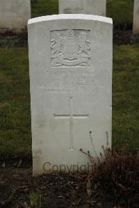 Delville Wood Cemetery Longueval - Lamb, H