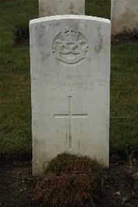 Delville Wood Cemetery Longueval - Lampitt, L