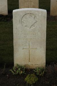 Delville Wood Cemetery Longueval - Lawrence, Lewis Peter