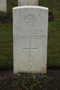 Delville Wood Cemetery Longueval - Laws, Stephen