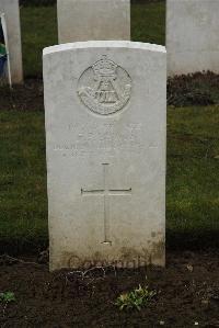 Delville Wood Cemetery Longueval - Lewis, F P