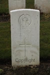 Delville Wood Cemetery Longueval - Lewis, T H