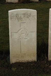 Delville Wood Cemetery Longueval - Lynch, Thomas