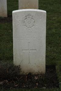 Delville Wood Cemetery Longueval - Mann, G