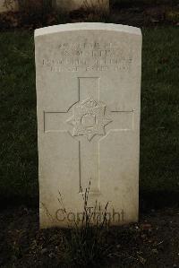 Delville Wood Cemetery Longueval - Martin, Rees