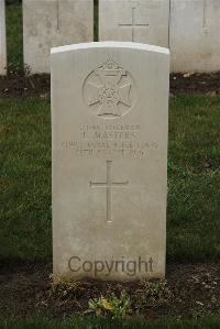 Delville Wood Cemetery Longueval - Masters, L