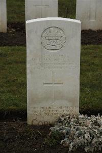 Delville Wood Cemetery Longueval - Maundrell, Wilfred