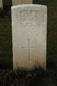 Delville Wood Cemetery Longueval - Mellor, Thomas