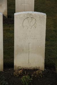 Delville Wood Cemetery Longueval - Morris, H