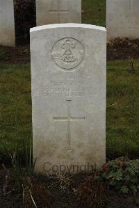 Delville Wood Cemetery Longueval - Morris, T