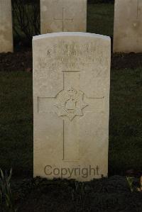 Delville Wood Cemetery Longueval - Norman, R T