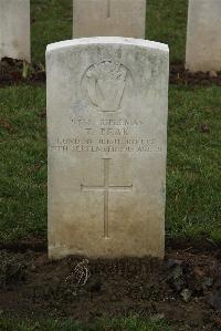 Delville Wood Cemetery Longueval - Peak, Thomas