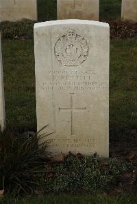 Delville Wood Cemetery Longueval - Pettitt, Percy