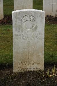 Delville Wood Cemetery Longueval - Potter, F