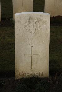 Delville Wood Cemetery Longueval - Reilly, B