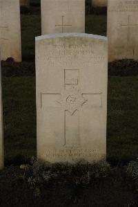 Delville Wood Cemetery Longueval - Reynolds, W