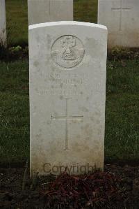 Delville Wood Cemetery Longueval - Roberts, Thomas