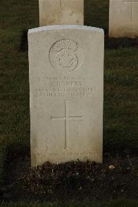 Delville Wood Cemetery Longueval - Rogers, P