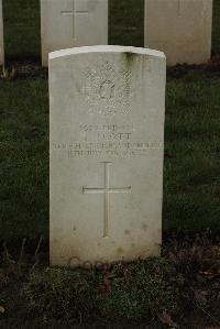 Delville Wood Cemetery Longueval - Scott, J