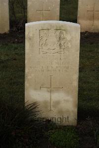 Delville Wood Cemetery Longueval - Senior, W J