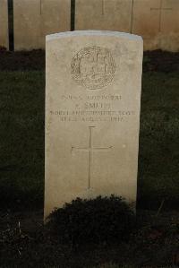 Delville Wood Cemetery Longueval - Smith, F