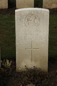 Delville Wood Cemetery Longueval - Smith, R