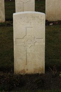 Delville Wood Cemetery Longueval - Snow, H