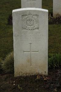 Delville Wood Cemetery Longueval - Stannard, H O