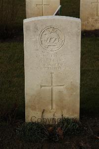 Delville Wood Cemetery Longueval - Stone, G