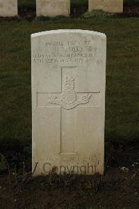 Delville Wood Cemetery Longueval - Todd, R