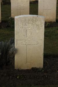 Delville Wood Cemetery Longueval - Tyler, V