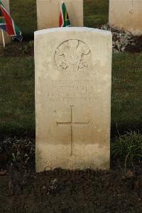 Delville Wood Cemetery Longueval - Wrafter, P