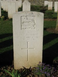 Grand-Seraucourt British Cemetery - Barnes, H J