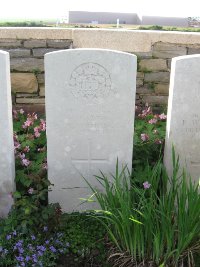 Grand-Seraucourt British Cemetery - Barton, P