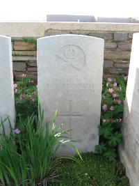 Grand-Seraucourt British Cemetery - Beckwith, R W