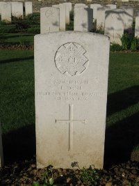 Grand-Seraucourt British Cemetery - Bone, J