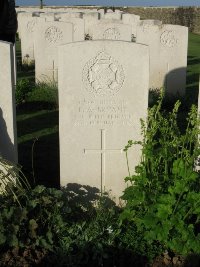 Grand-Seraucourt British Cemetery - Bryant, E A