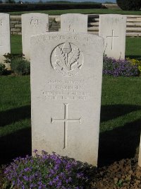 Grand-Seraucourt British Cemetery - Carroll, J