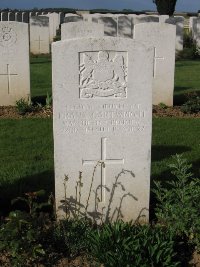 Grand-Seraucourt British Cemetery - Cartwright, Frank