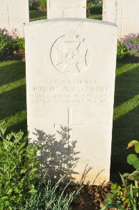 Grand-Seraucourt British Cemetery - Clarke, Joseph Anthony Cooper