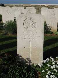 Grand-Seraucourt British Cemetery - Cornish, L