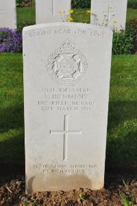 Grand-Seraucourt British Cemetery - Denneny, T