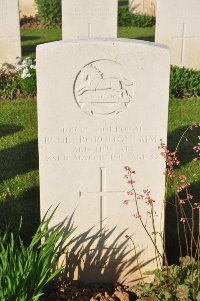 Grand-Seraucourt British Cemetery - Desborough, Reginald