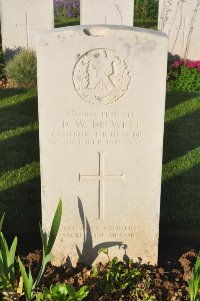 Grand-Seraucourt British Cemetery - Drewett, Douglas Walter