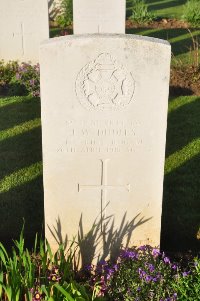 Grand-Seraucourt British Cemetery - Dudley, James William