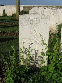 Grand-Seraucourt British Cemetery - Eastoe, S